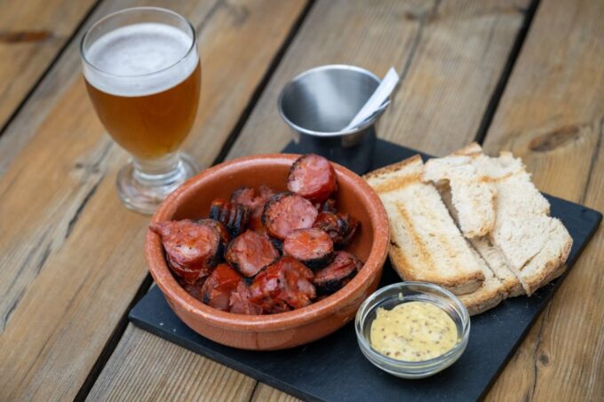 Porto: Portuguese Craft Beer and Food Tour - Tasting Local Cuisine