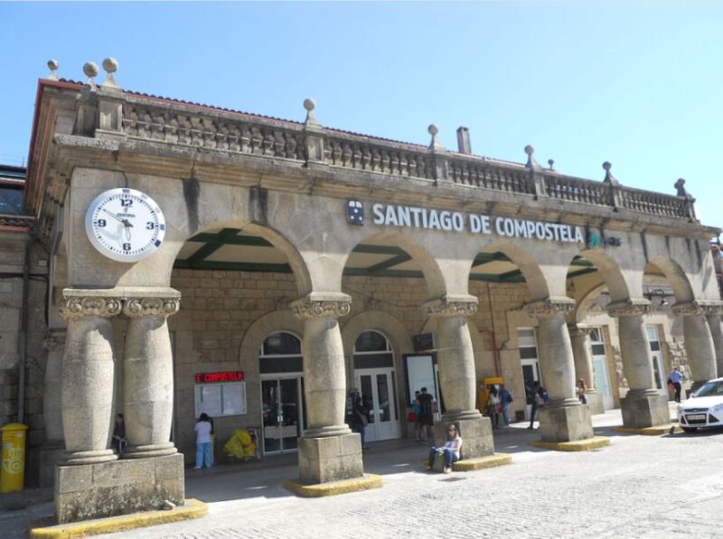 Porto: Private Transfer to Santiago De Compostela - Key Points