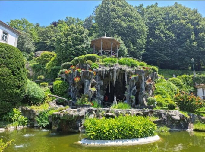 Porto: Private UNESCO Heritage Site Tour - Braga & Guimarães - Appreciate Bragas Cathedral