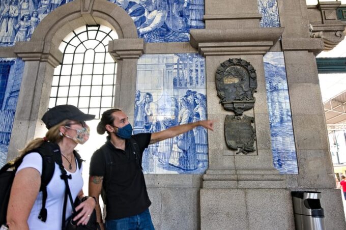Porto: Private Walking Tour With a Local Guide - Local Recommendations and Insights