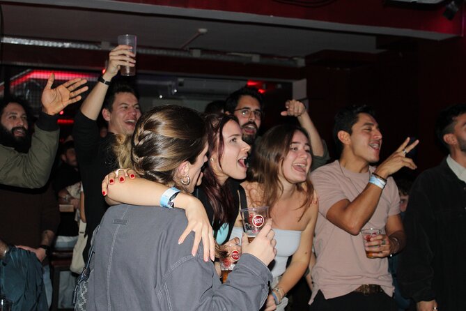 Porto Pubcrawl: 5h,6 Drinks,4 Bars &Skip the Line Club Entry - Group Size and Guides