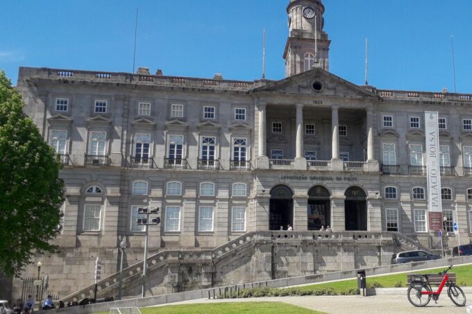 Porto Riverbank Tour on an E-Bike: Atlantic Coast, Gardens - Frequently Asked Questions