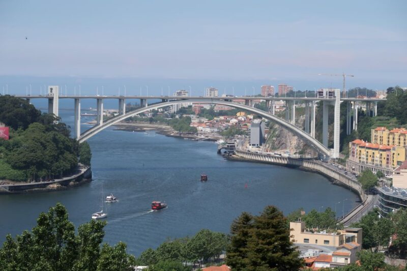 Porto: Self-Guided Bike and Boat Tour With Port Wine Tasting - Key Points