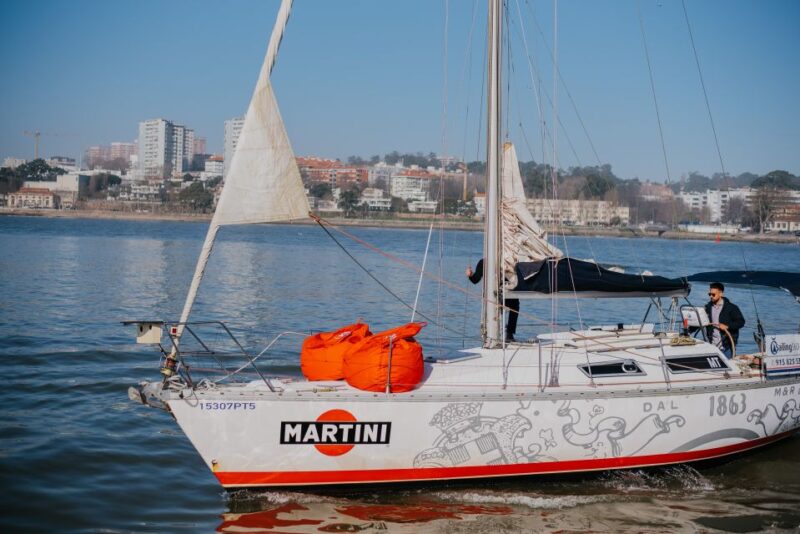 Porto: Shared Douro River Sunset Cruise With Welcome Drink - Included Features