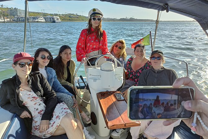 Porto: Single Party on a Charming Sailboat With Welcome Drink - Accessibility and Participation