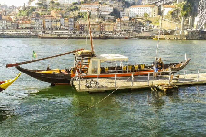 Porto: Six Bridges Cruise - Audio Guide Availability