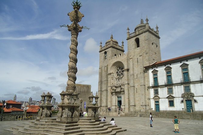 Porto Small Group City Tour With Lunch, Wine Tasting and Cruise - River Cruise