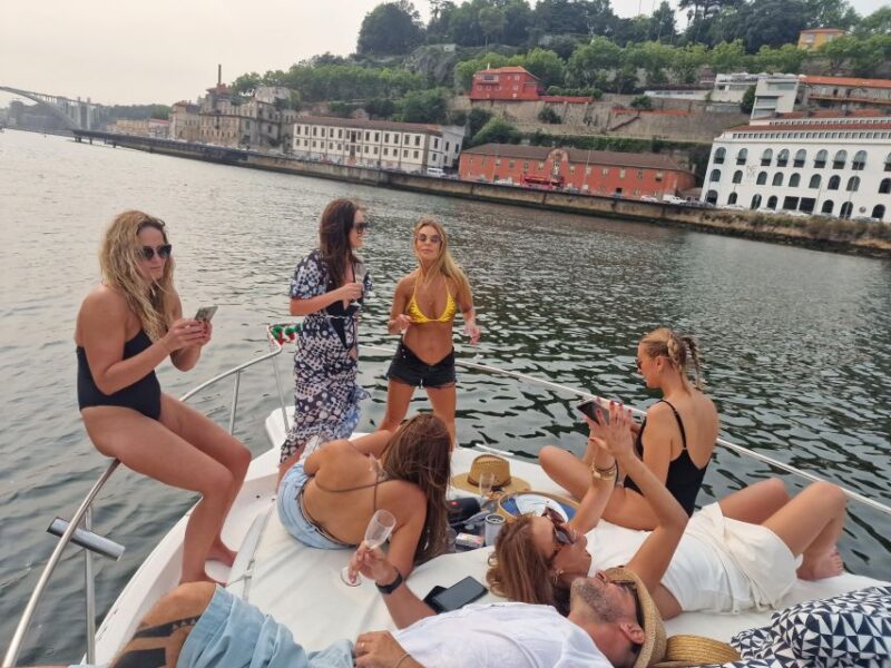 Porto: Sunset Boat Trip With Welcome Drink - Itinerary Details