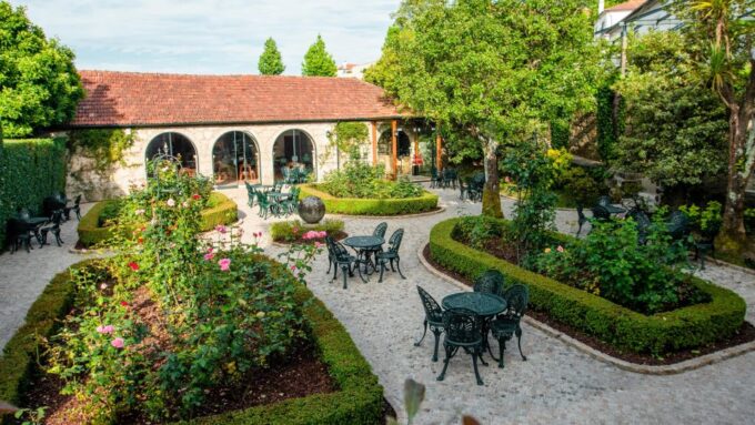 Porto: Taylors Port Cellars & Tasting - Tasting Experiences Offered