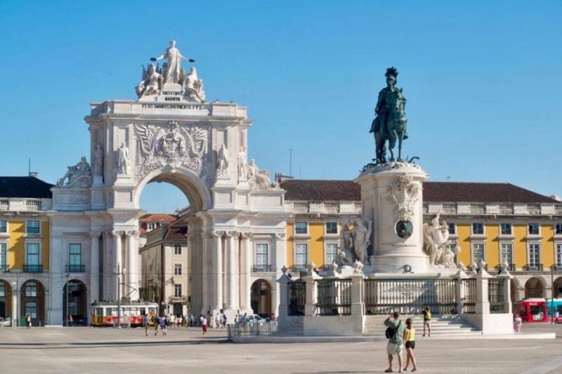 Porto to Lisbon With Aveiro-Coimbra-Fátima-Nazaré-Óbidos - Pickup Locations and Durations
