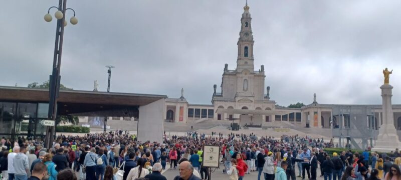 Porto: Transfer From Lisbon Stop Fatima & Coimbra - Key Points