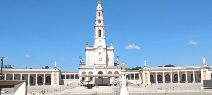 Porto: Transfer From Lisbon Stop Fatima & Coimbra - Important Information and Restrictions