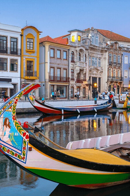Porto: Trip to Lisbon With Stops in Aveiro-Nazaré-Óbidos - Vehicle Comfort and Amenities