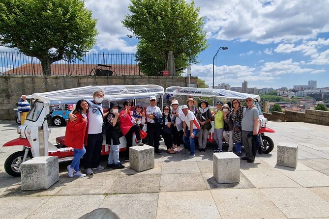 Porto: Tuk Tuk Adventure Tours Old Town 1h - Accessibility and Participation
