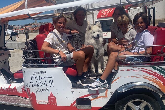 Porto: Tuk Tuk Adventure Tours Old Town 1h - Getting to the Meeting Point