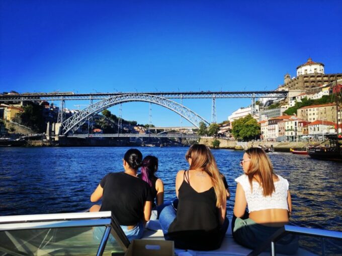 Porto:Private Boat Tour 6 Bridges 1h30 Group Price up to 6px - Frequently Asked Questions