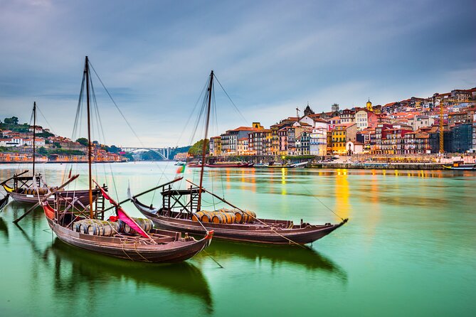 Porto's Romantic Pathways: A Love Story - Strolling Along the Douro