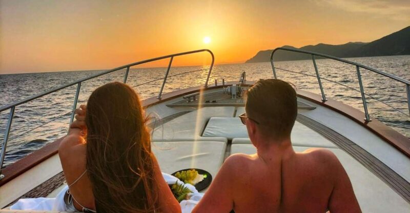 Portovenere and Islands: Highlight Tour With Sunset&Prosecco - Onboard Experience