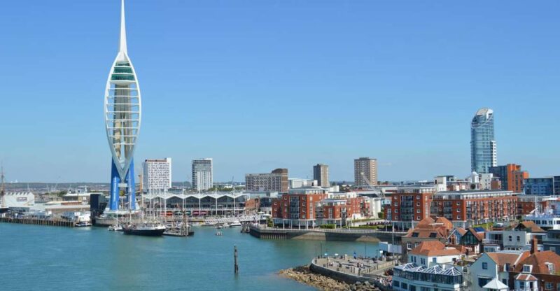 Portsmouth: Fun Puzzle Treasure Hunt to a Pub! - Key Points