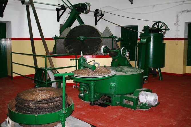 Portugal: Algarve Traditional Cork-Making Tour  - Albufeira - Included Experiences