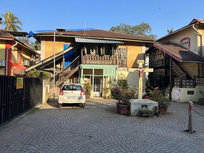 Portuguese Heritage Tour of Bombay 4 Hours - Tour Activities