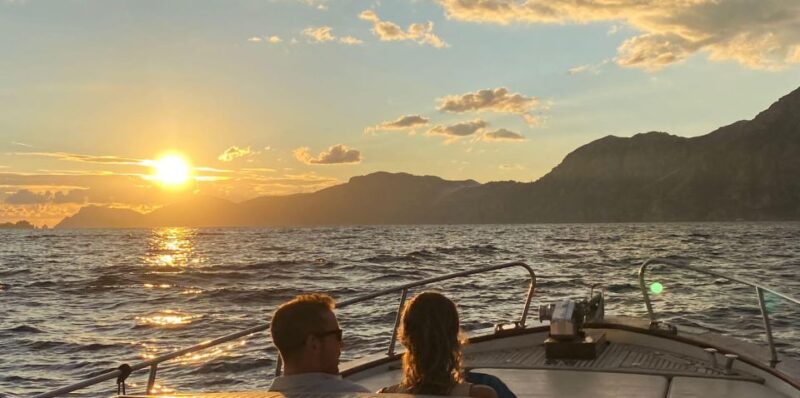 Positano: Amalfi Coast Sunset Group Boat Tour With Prosecco - Things to Remember