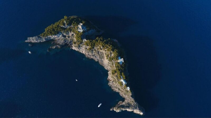 Positano and Amalfi Sharing Swiming Li Gali Island - Key Points