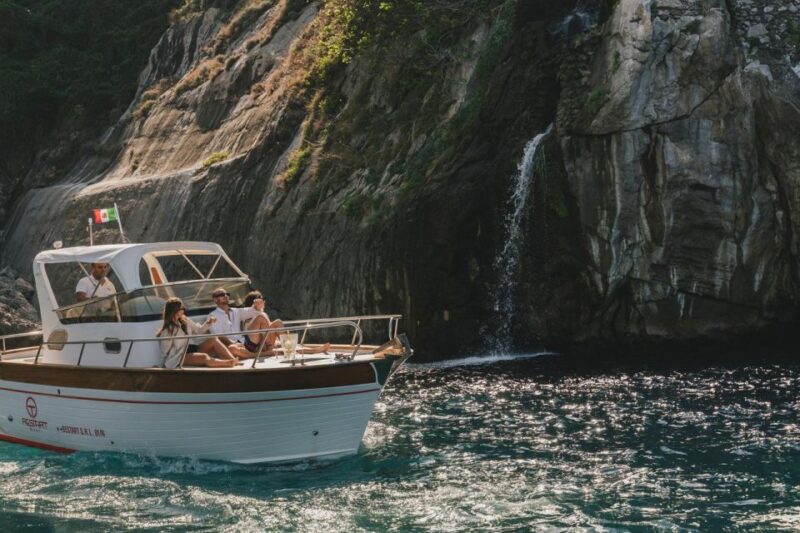 Positano: Boat Tour of Capri With Drinks and Snacks - Customer Reviews and Ratings