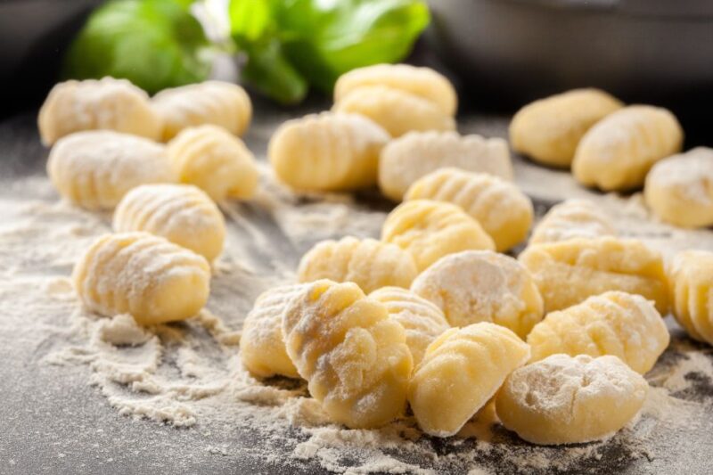 Positano: Pasta & Tiramisu Cooking Class at a Locals Home - Italian Aperitivo and Tasting