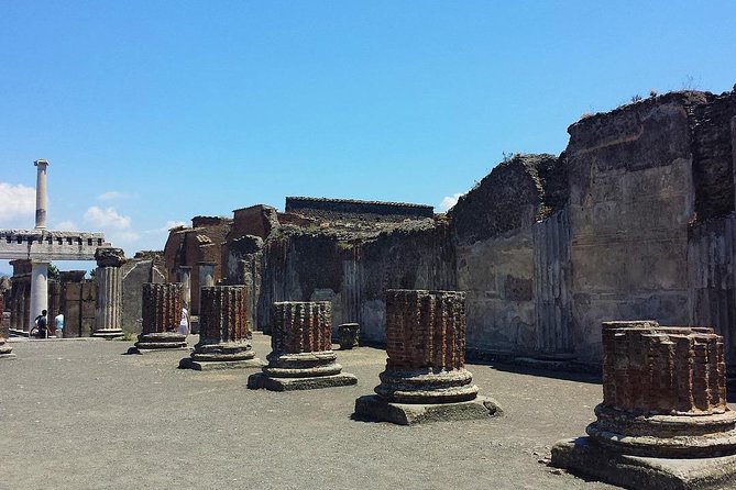 Positano, Sorrento & Pompeii One Day Trip From Naples With Driver - Uncovering Pompeii: Ruins and Revelations