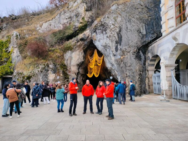 Postojna Cave and Bled Lake Day Tour From Ljubljana - Key Points