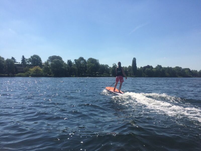 Potsdam: E-Surfboard Rental - Riding the E-Surfboard
