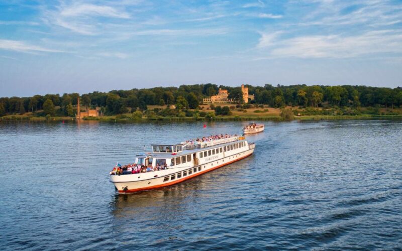 Potsdam: Palace Tour by Boat - UNESCO World Heritage Sites