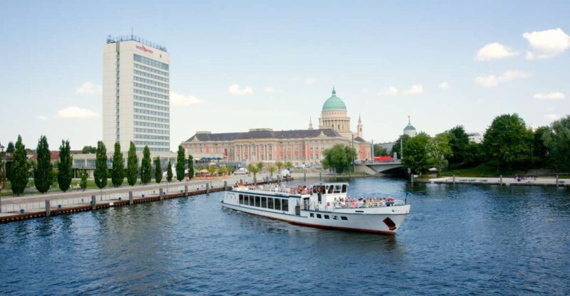 Potsdam: Palace Tour by Boat - Babelsberg Park and Palace