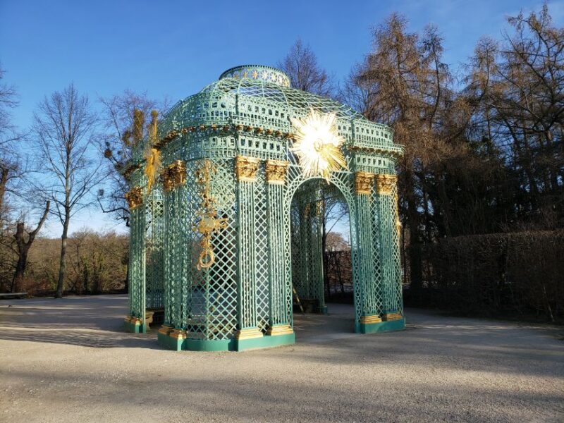Potsdam: Private Bus Tour With Park Walk to Sanssouci Palace - Tour Experience