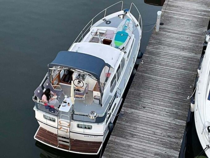 Potsdam: Private Harbor and Castle Sightseeing Cruise - Vessel Details
