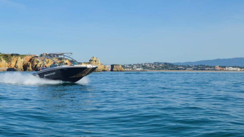 Power and Luxury on a Mastercraft X80 - Catering and Dining Options