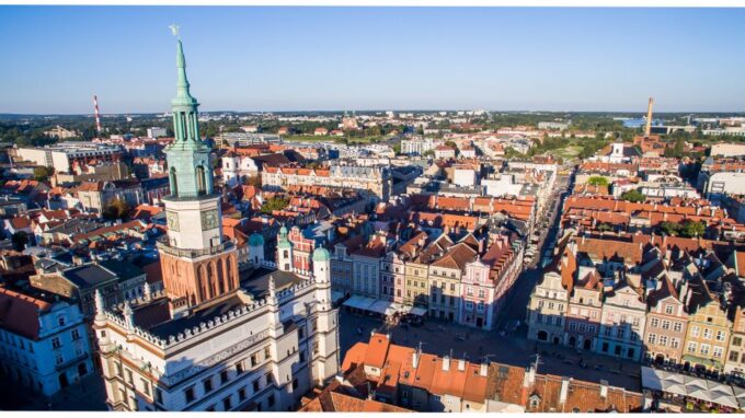 Poznan Old Town and Croissant Museum Private Walking Tour - Exploring Poznans Old Town