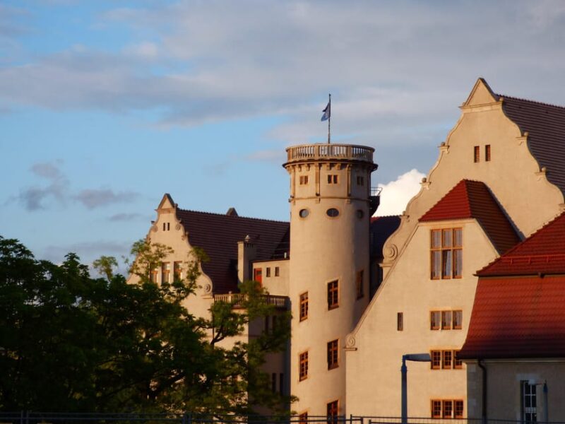 Poznań: Private Highlights Tour With a Local Guide - Exploring Poznańs Historical City Center