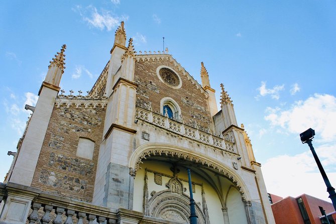 Prado Museum Private Tour Skip the Line & Hotel Pick-up - Transportation and Accessibility