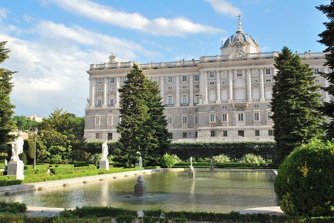 Prado Museum & Royal Palace Skip the Line Guided Tour - Discovering the Royal Palace