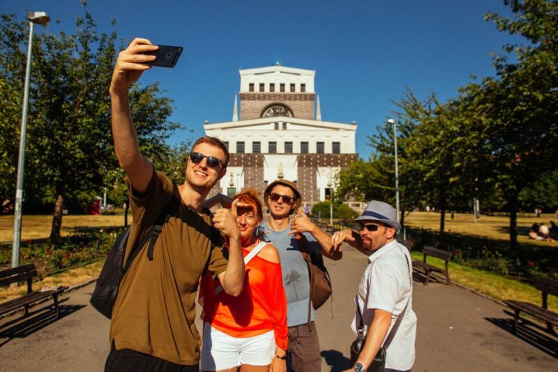 Prague: 1.5-Hour Private Kick-Start Tour With a Local - Participant Information