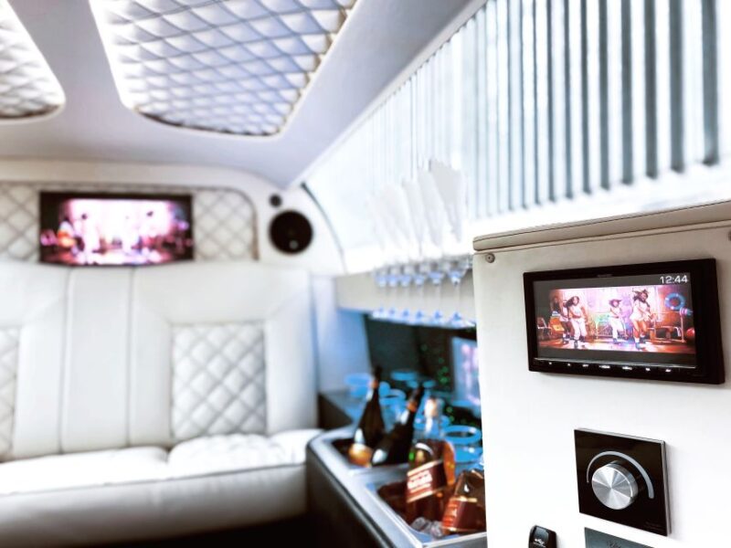 Prague: 1-Hour Vintage Limousine Rental - Bluetooth Music Availability