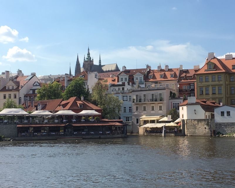 Prague: 1-Hour Vltava River Cruise - Cruise Highlights