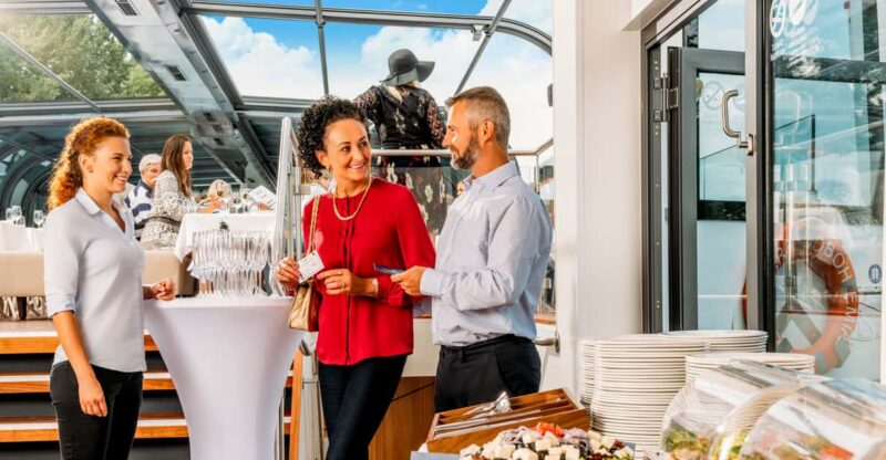 Prague: 2-Hour Walking Tour and Boat Cruise With Lunch - Key Points