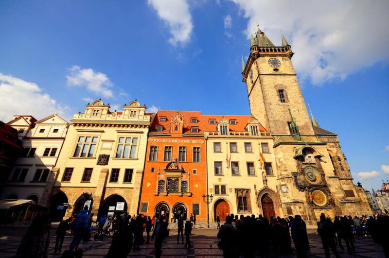 Prague: 2 Hours City Tour + 1 Hour Boat Cruise - Languages and Guides