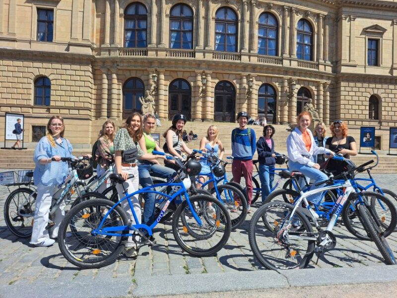 Prague: 2 Hours Guided City Bike Tour - Tour Experience