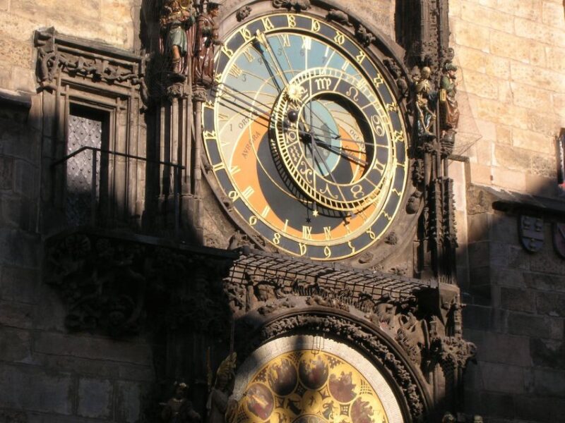 Prague: 3-Hour Old Town and Prague Castle Tour in German - Important Information