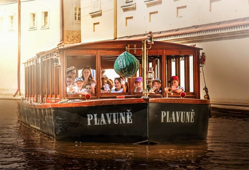 Prague: 45-Minute Historical River Cruise and Refreshments - Booking Information