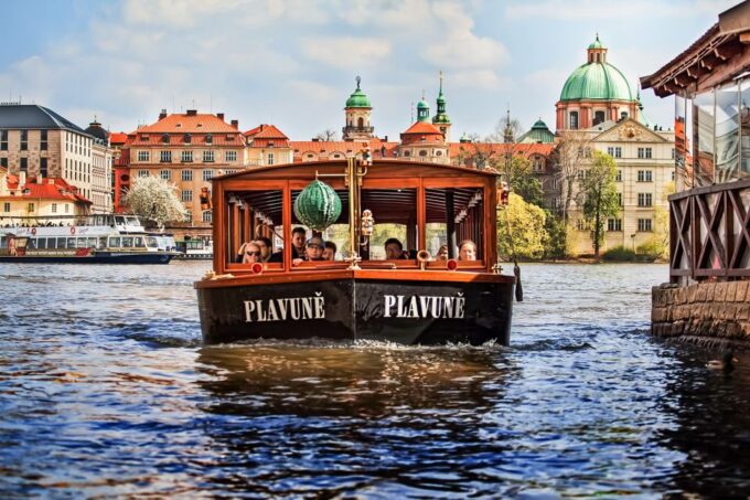 Prague: 45-Minute Historical River Cruise and Refreshments - Cruise Duration and Frequency